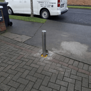 👉 89mm Stainless Steel Retractable Bollard – Installed & Pay in 3