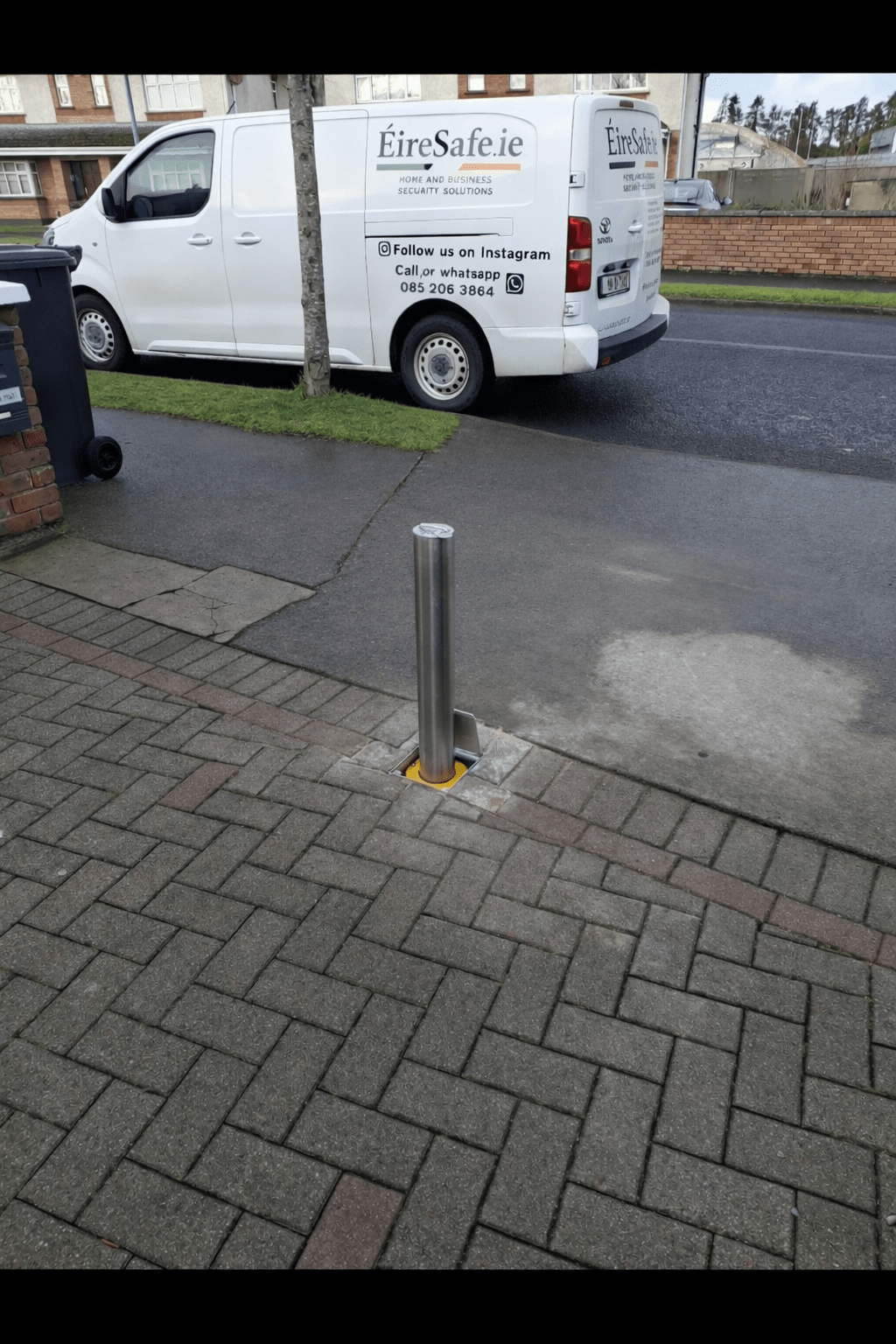 👉 89mm Stainless Steel Retractable Bollard – Installed & Pay in 3 - EireSafe